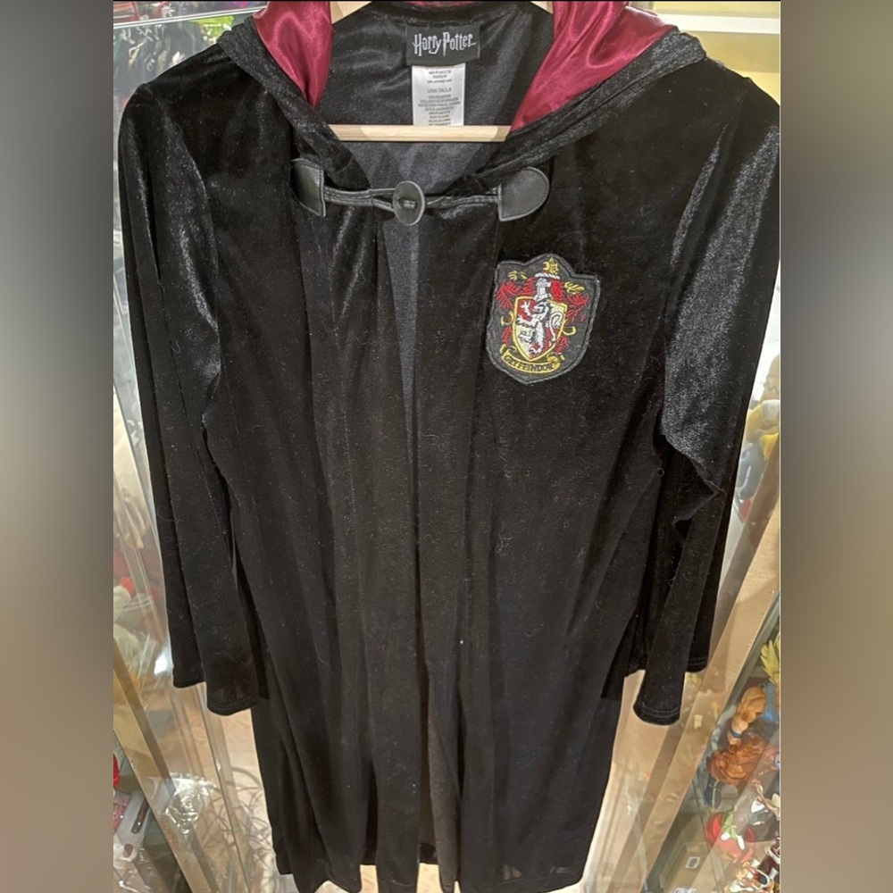 Disney Harry Potter Woman's Gryffindor Cape